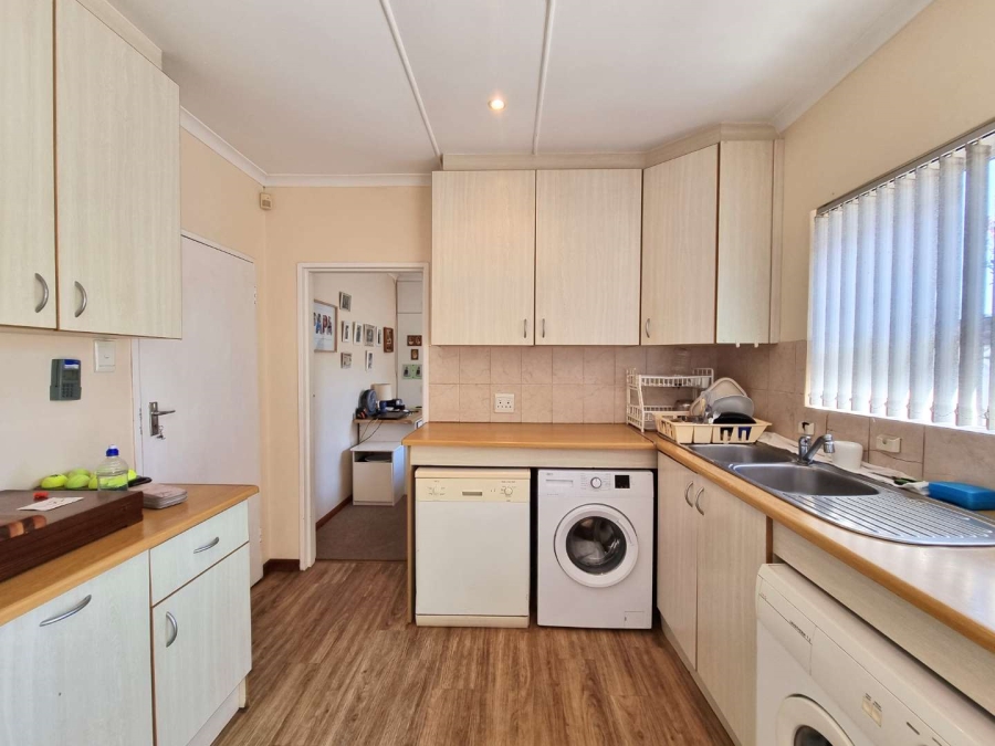 4 Bedroom Property for Sale in Westcliff Western Cape